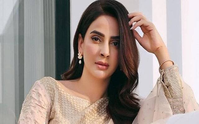 4 سال قبل ساتھی اداکار سے محبت کر بیٹھی تھی: صبا قمر کا اعتراف